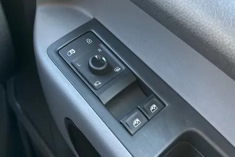 DF75PVV Volkswagen Id. Buzz Cargo Cargo Commerce Plus SWB 286 PS 79 kWh Electric 1 Speed Automatic Thumbnail #45