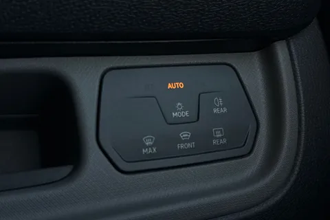 DF75PVV Volkswagen Id. Buzz Cargo Cargo Commerce Plus SWB 286 PS 79 kWh Electric 1 Speed Automatic Thumbnail #46