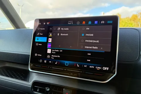 DF75PVV Volkswagen Id. Buzz Cargo Cargo Commerce Plus SWB 286 PS 79 kWh Electric 1 Speed Automatic Thumbnail #47