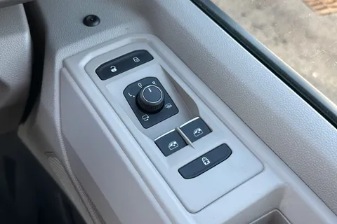 DF75PDV Volkswagen California Ocean T7 SWB 150 PS DSG - Power Doors/Tow Pack Thumbnail #54