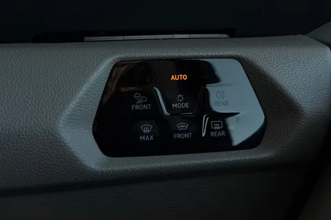 DF75PDV Volkswagen California Ocean T7 SWB 150 PS DSG - Power Doors/Tow Pack Thumbnail #55