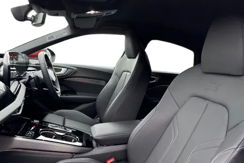 Audi A5 2.0 e-hybrid 25.9kWh S line Saloon S Tronic quattro Euro 6 (s/s) 5dr Thumbnail #16