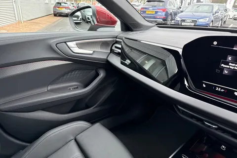 Audi A5 2.0 e-hybrid 25.9kWh S line Saloon S Tronic quattro Euro 6 (s/s) 5dr Thumbnail #20