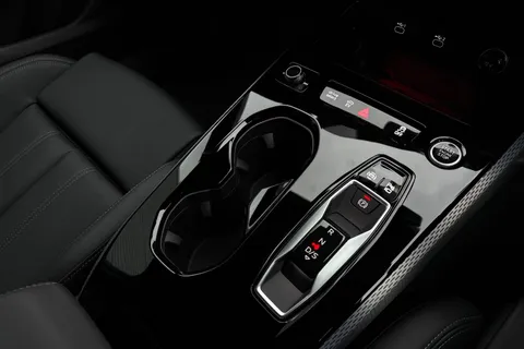 Audi A5 2.0 e-hybrid 25.9kWh S line Saloon S Tronic quattro Euro 6 (s/s) 5dr Thumbnail #23