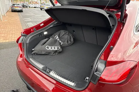 Audi A5 2.0 e-hybrid 25.9kWh S line Saloon S Tronic quattro Euro 6 (s/s) 5dr Thumbnail #36