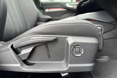 Audi A5 2.0 e-hybrid 25.9kWh S line Saloon S Tronic quattro Euro 6 (s/s) 5dr Thumbnail #45