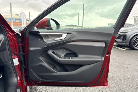 Audi A5 2.0 e-hybrid 25.9kWh S line Saloon S Tronic quattro Euro 6 (s/s) 5dr Thumbnail #47