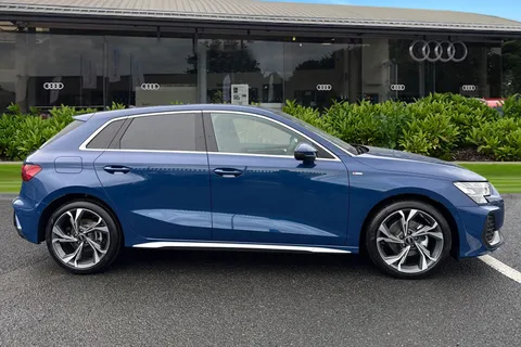  Audi A3 2.0 TDI S line Sportback S Tronic Euro 6 (s/s) 5dr Thumbnail #4