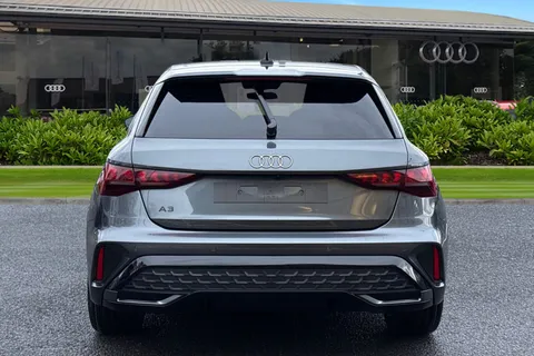 Audi A3 1.5 TFSI S line Sportback Euro 6 (s/s) 5dr Thumbnail #5