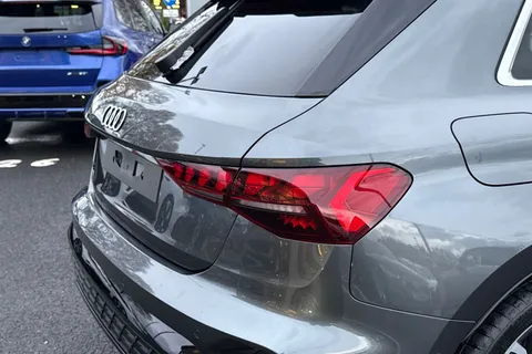 Audi A3 1.5 TFSI S line Sportback Euro 6 (s/s) 5dr Thumbnail #8