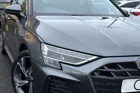 Audi A3 1.5 TFSI S line Sportback Euro 6 (s/s) 5dr Thumbnail #9