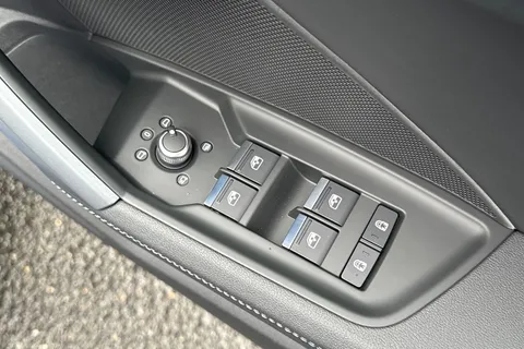  Audi A3 2.0 TDI S line Sportback S Tronic Euro 6 (s/s) 5dr Thumbnail #48