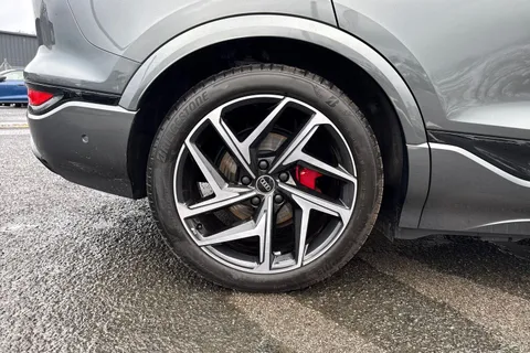 13 of 66 for Audi Q6 E-Tron Q6 SUV Edition 1 e-tron 185,00 kW