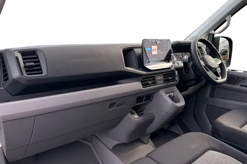 BG75LZV Volkswagen Crafter 2.0 TDI 140PS Commerce Plus High Roof Auto-Twin Slider Thumbnail #9