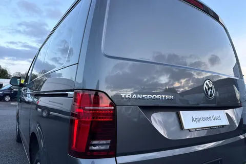DG74CXM Volkswagen Transporter 2.0 TDI 150 Highline Van DSG Thumbnail #8
