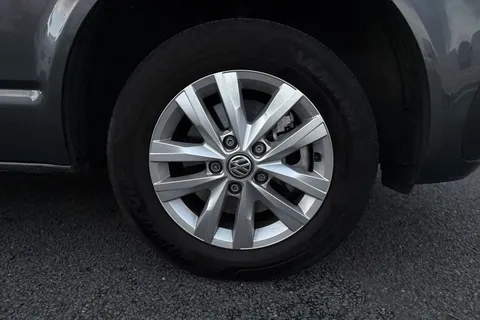 DC24RYK Volkswagen Transporter T28 Panel van Highline SWB 150 PS 2.0 TDI 7sp DSG - LED's/Tailgate Thumbnail #10