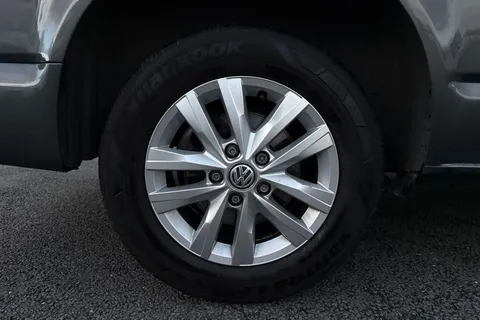 DC24RYK Volkswagen Transporter T28 Panel van Highline SWB 150 PS 2.0 TDI 7sp DSG - LED's/Tailgate Thumbnail #11