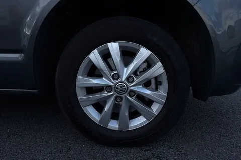 DG74CXM Volkswagen Transporter 2.0 TDI 150 Highline Van DSG Thumbnail #10