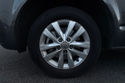 DC24RYK Volkswagen Transporter T28 Panel van Highline SWB 150 PS 2.0 TDI 7sp DSG - LED's/Tailgate Thumbnail #13