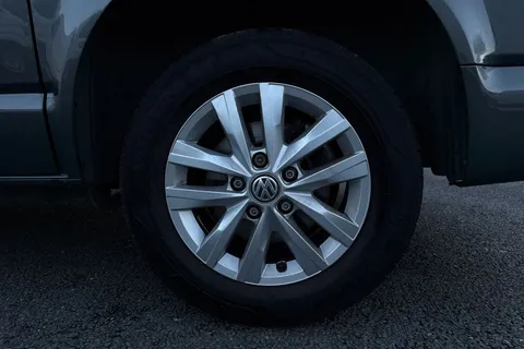 DG74CXM Volkswagen Transporter 2.0 TDI 150 Highline Van DSG Thumbnail #12