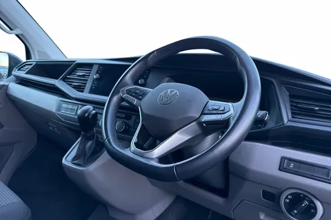 DG74CXM Volkswagen Transporter 2.0 TDI 150 Highline Van DSG Thumbnail #14