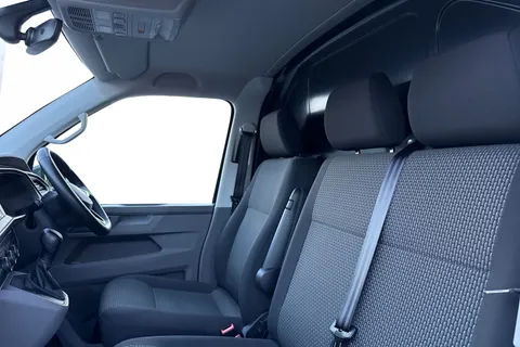 DG74CXM Volkswagen Transporter 2.0 TDI 150 Highline Van DSG Thumbnail #16