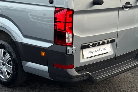 BG75LZV Volkswagen Crafter 2.0 TDI 140PS Commerce Plus High Roof Auto-Twin Slider Thumbnail #16