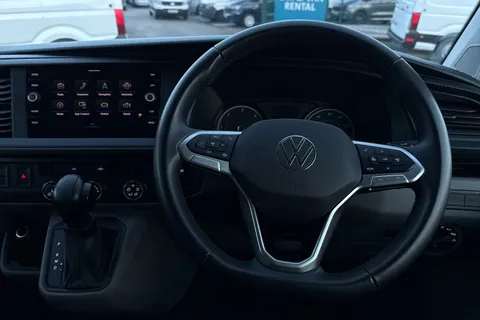 DG74CXM Volkswagen Transporter 2.0 TDI 150 Highline Van DSG Thumbnail #18