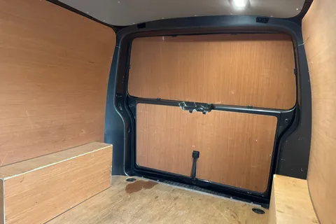 DG74CXM Volkswagen Transporter 2.0 TDI 150 Highline Van DSG Thumbnail #19