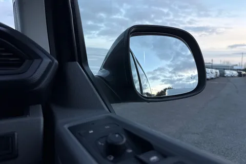 DC24RYK Volkswagen Transporter T28 Panel van Highline SWB 150 PS 2.0 TDI 7sp DSG - LED's/Tailgate Thumbnail #21