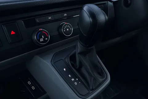 DC24RYK Volkswagen Transporter T28 Panel van Highline SWB 150 PS 2.0 TDI 7sp DSG - LED's/Tailgate Thumbnail #23