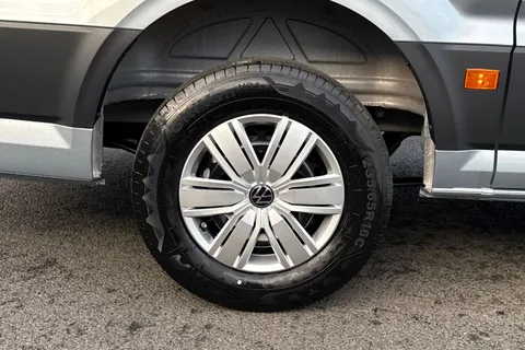 BG75LZV Volkswagen Crafter 2.0 TDI 140PS Commerce Plus High Roof Auto-Twin Slider Thumbnail #23