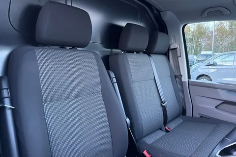 DG74CXM Volkswagen Transporter 2.0 TDI 150 Highline Van DSG Thumbnail #24