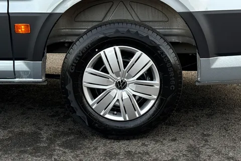 BG75LZV Volkswagen Crafter 2.0 TDI 140PS Commerce Plus High Roof Auto-Twin Slider Thumbnail #24