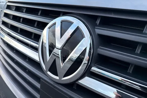 DC24RYK Volkswagen Transporter T28 Panel van Highline SWB 150 PS 2.0 TDI 7sp DSG - LED's/Tailgate Thumbnail #30