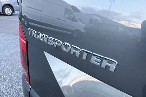 DC24RYK Volkswagen Transporter T28 Panel van Highline SWB 150 PS 2.0 TDI 7sp DSG - LED's/Tailgate Thumbnail #32