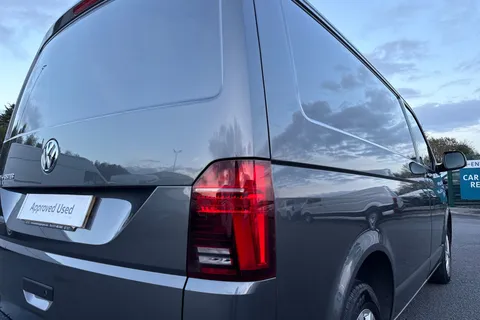DG74CXM Volkswagen Transporter 2.0 TDI 150 Highline Van DSG Thumbnail #31