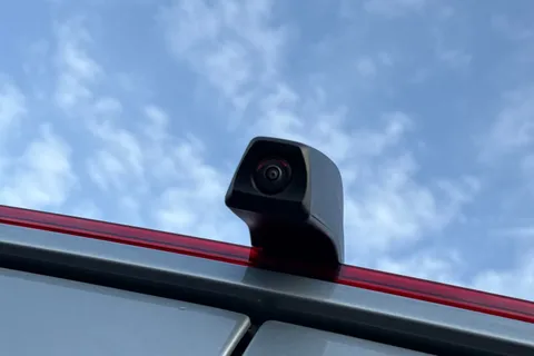 BG75LZV Volkswagen Crafter 2.0 TDI 140PS Commerce Plus High Roof Auto-Twin Slider Thumbnail #33