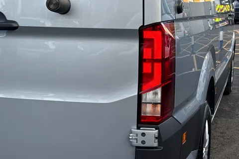 BG75LZV Volkswagen Crafter 2.0 TDI 140PS Commerce Plus High Roof Auto-Twin Slider Thumbnail #37