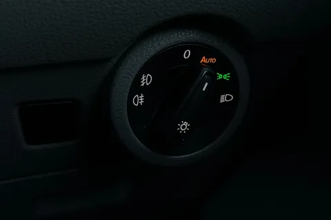 DC24RYK Volkswagen Transporter T28 Panel van Highline SWB 150 PS 2.0 TDI 7sp DSG - LED's/Tailgate Thumbnail #43