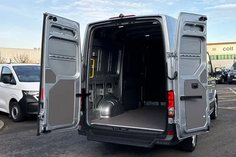 BG75LZV Volkswagen Crafter 2.0 TDI 140PS Commerce Plus High Roof Auto-Twin Slider Thumbnail #40