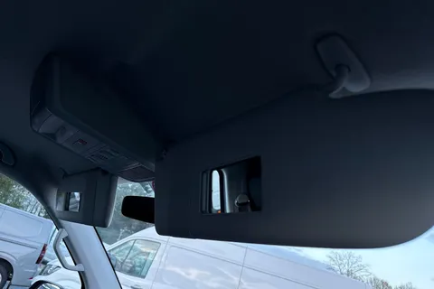 DG74CXM Volkswagen Transporter 2.0 TDI 150 Highline Van DSG Thumbnail #44