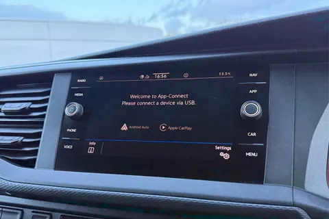 DC24RYK Volkswagen Transporter T28 Panel van Highline SWB 150 PS 2.0 TDI 7sp DSG - LED's/Tailgate Thumbnail #50