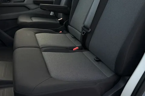 BG75LZV Volkswagen Crafter 2.0 TDI 140PS Commerce Plus High Roof Auto-Twin Slider Thumbnail #51