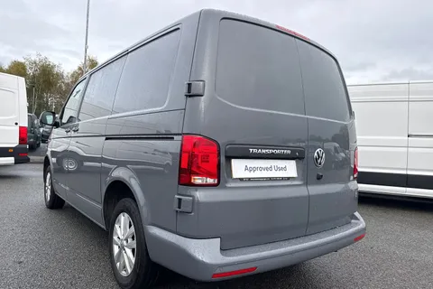 DC24GNF Volkswagen Transporter 2.0 TDI 150 Highline Van DSG Thumbnail #8