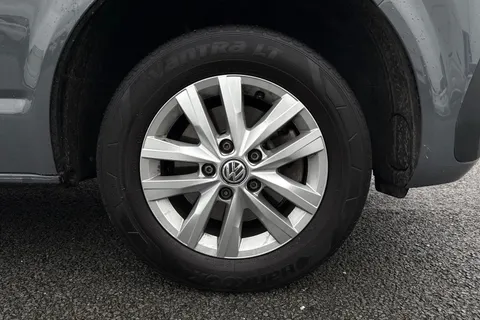 DC24GNF Volkswagen Transporter 2.0 TDI 150 Highline Van DSG Thumbnail #10