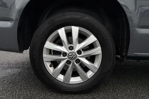 DC24GNF Volkswagen Transporter 2.0 TDI 150 Highline Van DSG Thumbnail #11