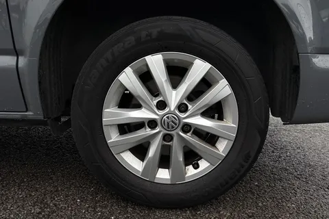 DC24GNF Volkswagen Transporter 2.0 TDI 150 Highline Van DSG Thumbnail #12