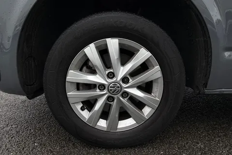 DC24GNF Volkswagen Transporter 2.0 TDI 150 Highline Van DSG Thumbnail #13