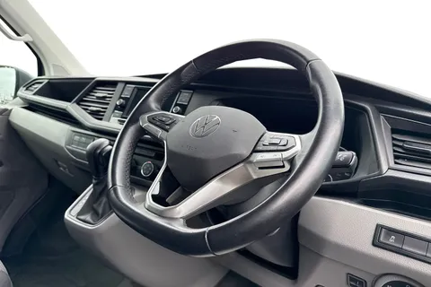 DC24GNF Volkswagen Transporter 2.0 TDI 150 Highline Van DSG Thumbnail #14